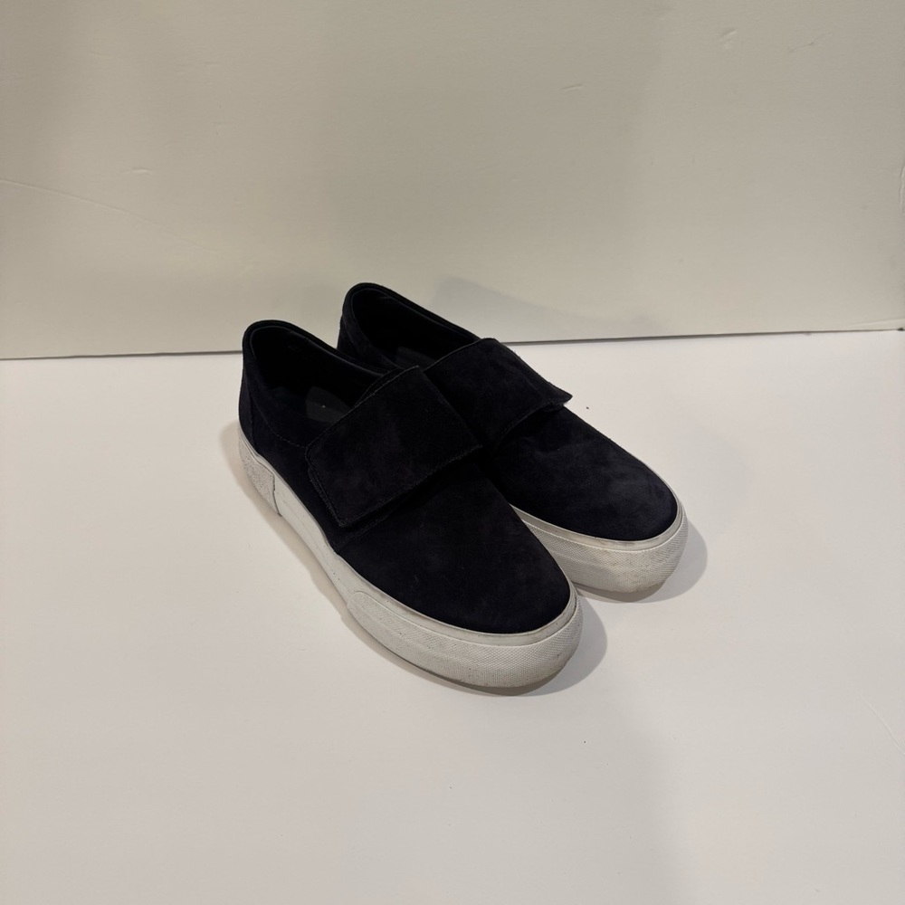 Vince women’s suede sneakers size 5.5